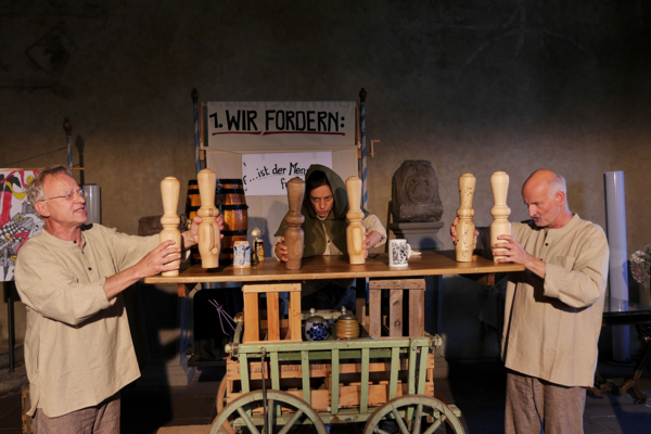 Ana Dyulgerova, Norbert Böll und Thomas Glasmeyer spielen in "Til und Till".